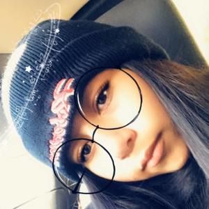 Meet your Posher, Daila